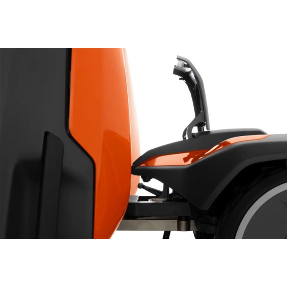 Husqvarna CEORA™ 546 EPOS™ RAZOR 43M ipari robotfűnyíró – 75 000 m² kapacitás