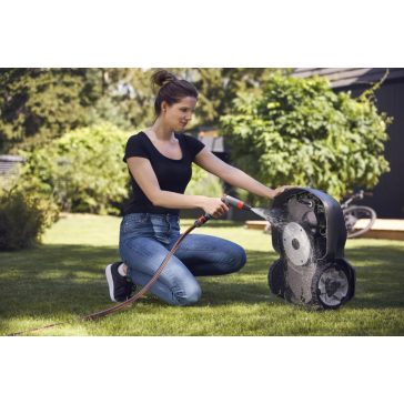   Husqvarna Automower® 315 Mark II robotfűnyíró – Erő és intelligencia 1500 m²-ig
