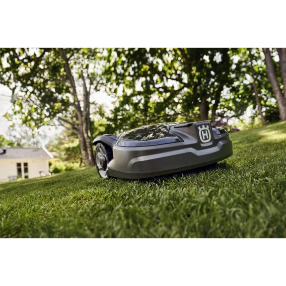Husqvarna Automower® 315 Mark II robotfűnyíró – Erő és intelligencia 1500 m²-ig
