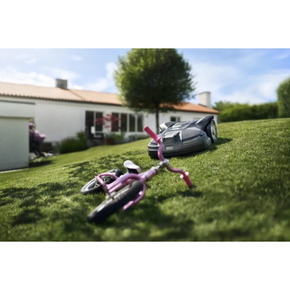 Husqvarna Automower® 450X NERA robotfűnyíró – Csúcsteljesítmény 7500 m²-ig