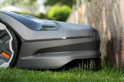 Husqvarna Automower® 405XE NERA robotfűnyíró – EdgeCut & GPS 900 m²-ig