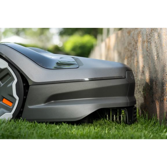 Husqvarna Automower® 405XE NERA robotfűnyíró – EdgeCut & GPS 900 m²-ig