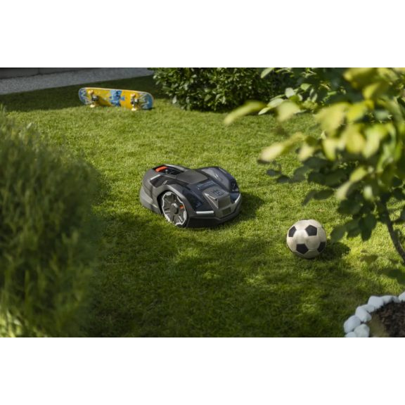 Husqvarna Automower® 410XE NERA robotfűnyíró – Radar & EdgeCut 1500 m²-ig