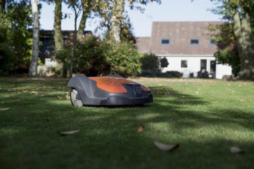 Husqvarna Automower® 520 robotfűnyíró – Professzionális megoldás 2400 m²-ig