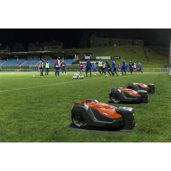 Husqvarna Automower® 550 robotfűnyíró – Ipari teljesítmény 5000 m²-ig