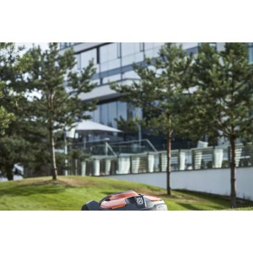   Husqvarna Automower® 550 EPOS® robotfűnyíró – Vezeték nélküli ipari csúcsmodell 10.000 m²-ig