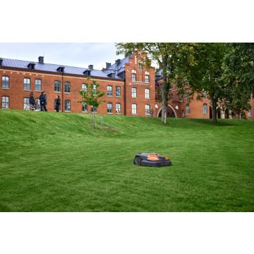   Husqvarna Automower® 560 EPOS® robotfűnyíró – Ipari csúcsteljesítmény 12 000 m²-ig