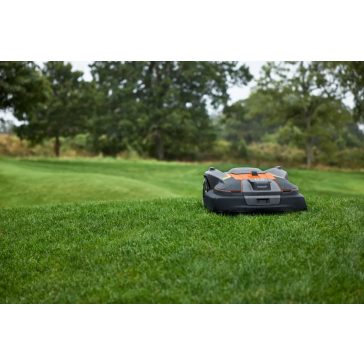   Husqvarna Automower® 580L EPOS® robotfűnyíró – Alacsony vágás, ipari erő 16 000 m²-ig