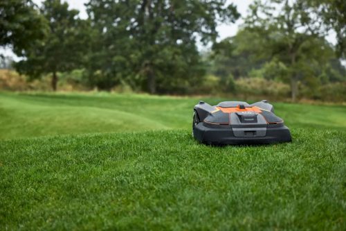 Husqvarna Automower® 580L EPOS® robotfűnyíró – Alacsony vágás, ipari erő 16 000 m²-ig