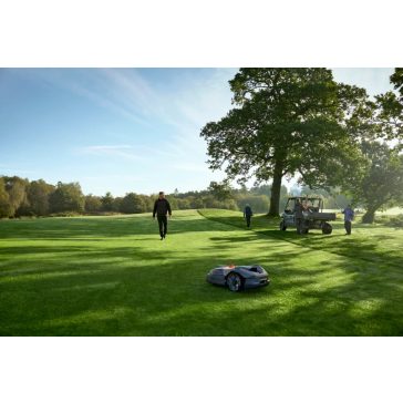   Husqvarna Automower® 580L EPOS® robotfűnyíró – Alacsony vágás, ipari erő 16 000 m²-ig