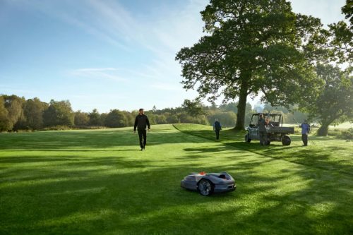 Husqvarna Automower® 580L EPOS® robotfűnyíró – Alacsony vágás, ipari erő 16 000 m²-ig