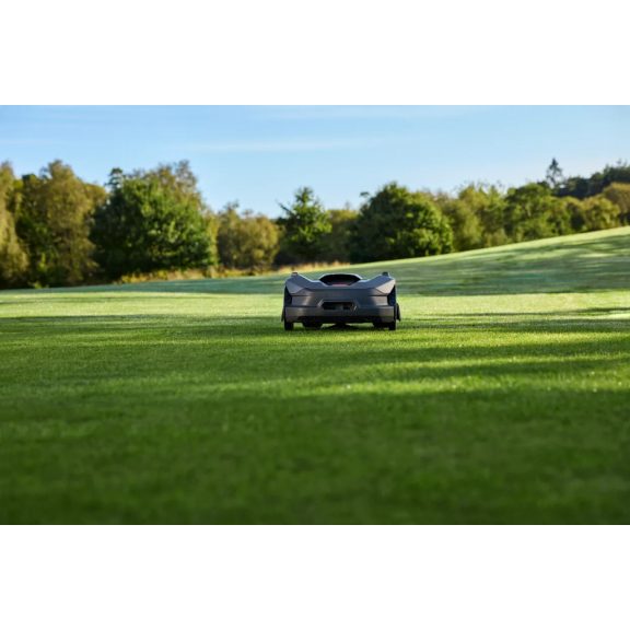 Husqvarna Automower® 580L EPOS® robotfűnyíró – Alacsony vágás, ipari erő 16 000 m²-ig