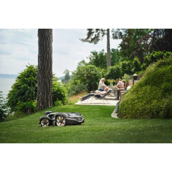 Husqvarna Automower® 435X AWD NERA robotfűnyíró – Összkerékhajtás 5000 m²-ig