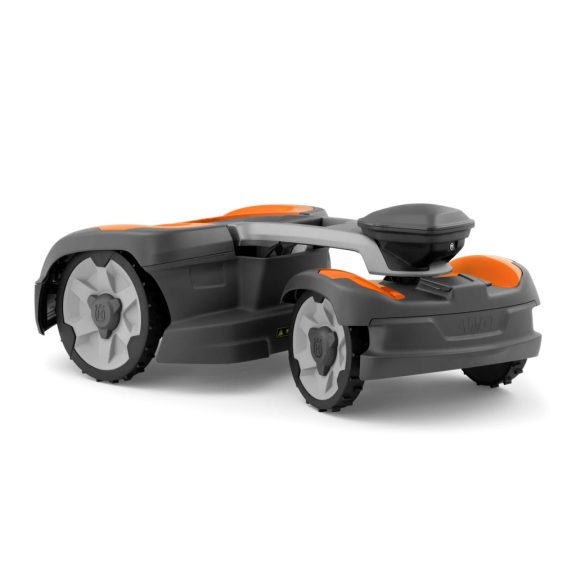 Husqvarna Automower® 535 AWD EPOS® robotfűnyíró – Vezeték nélküli összkerékhajtás 6000 m²-ig