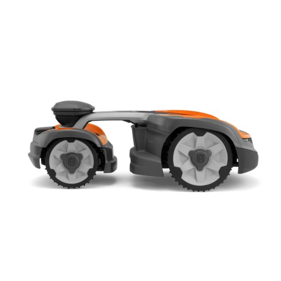 Husqvarna Automower® 535 AWD EPOS® robotfűnyíró – Vezeték nélküli összkerékhajtás 6000 m²-ig