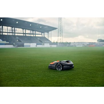   Husqvarna Automower® 580 EPOS® robotfűnyíró – Vezeték nélküli ipari erő 16 000 m²-ig