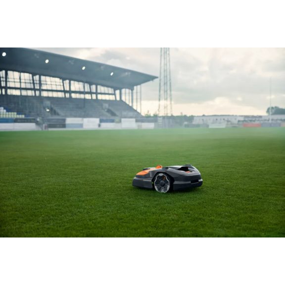 Husqvarna Automower® 580 EPOS® robotfűnyíró – Vezeték nélküli ipari erő 16 000 m²-ig