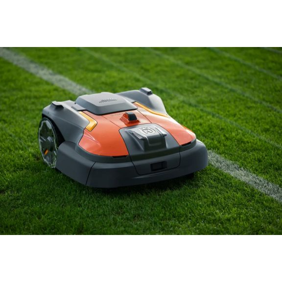 Husqvarna Automower® 580 EPOS® robotfűnyíró – Vezeték nélküli ipari erő 16 000 m²-ig