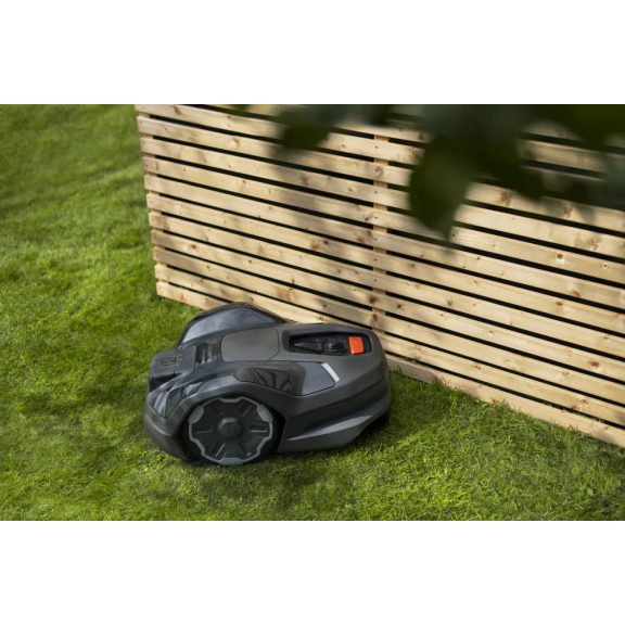 Husqvarna Automower® 310E NERA robotfűnyíró – 1500 m² kapacitás & EdgeCut