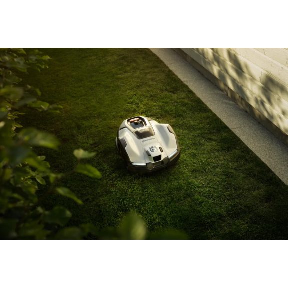 Husqvarna Automower® 405VE NERA robotfűnyíró – Vezeték nélküli precízió 900 m²-ig