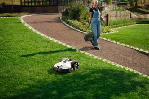 Husqvarna Automower® 430V NERA robotfűnyíró – Vezeték nélküli profizmus 4800 m²-ig