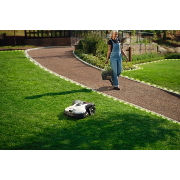 Husqvarna Automower® 450V NERA robotfűnyíró – Vezeték nélküli csúcsteljesítmény 7500 m²-ig